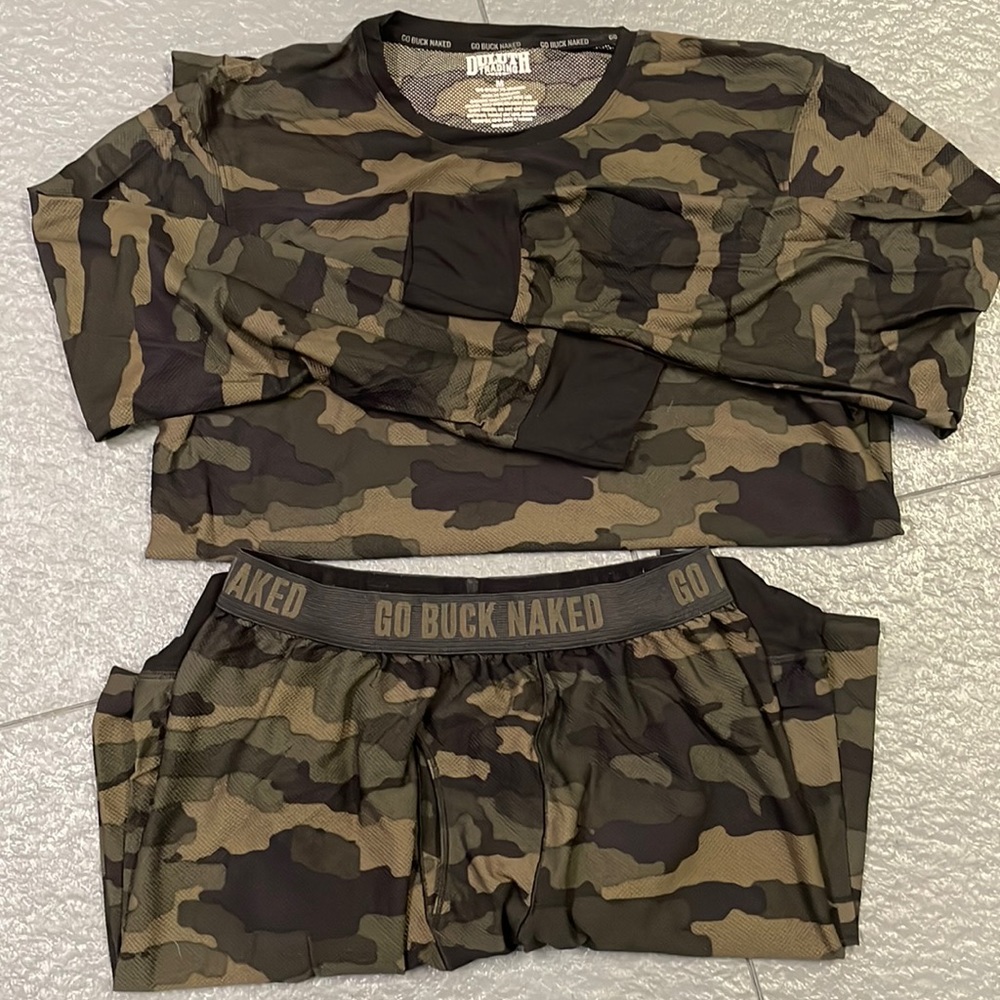 Mens Duluth Go Buck Naked Base Layer Pattern Crew Shirt and Pants Size Medium
